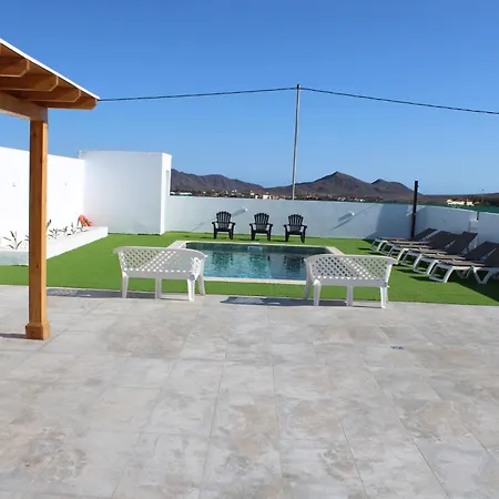 Willa Fuerte Roche 1 *