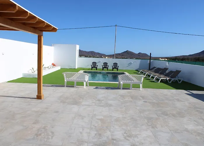 Villa Fuerte Roche 1 *